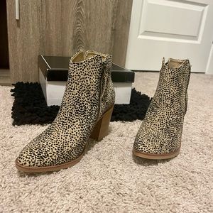 Qupid Size 7 booties